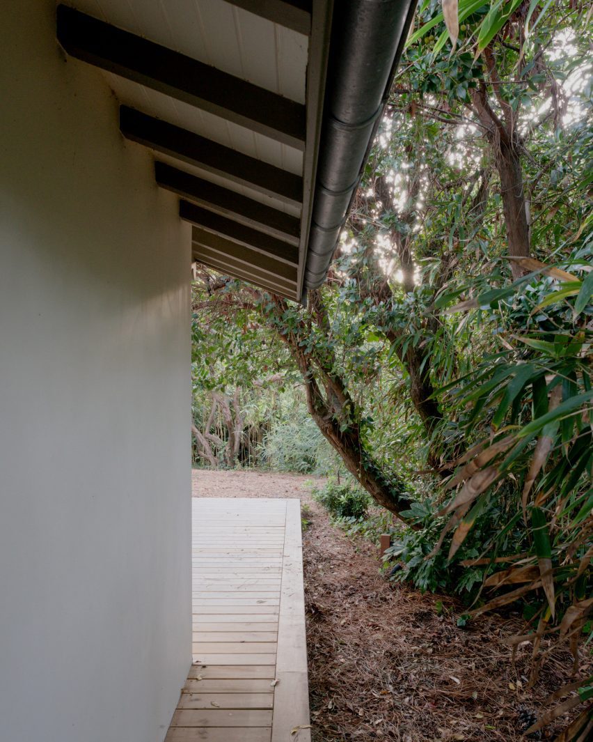 Seaside House by Studio Razavi