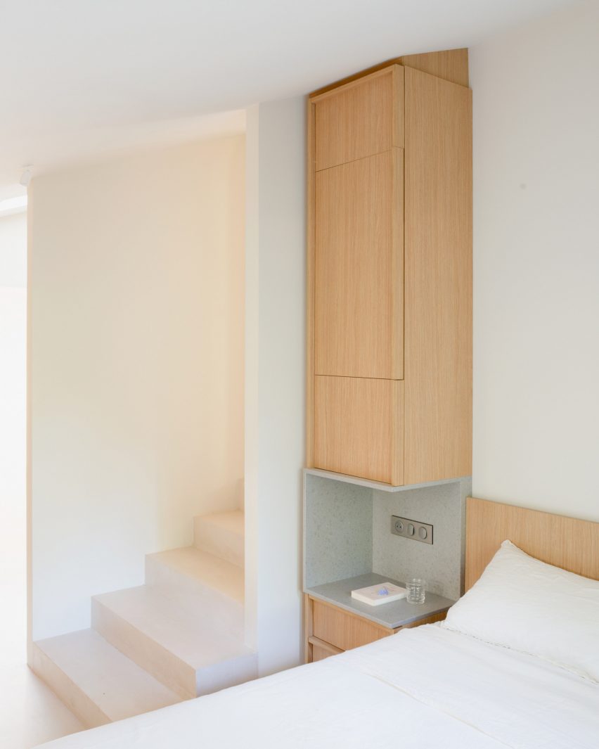 Seaside House by Studio Razavi