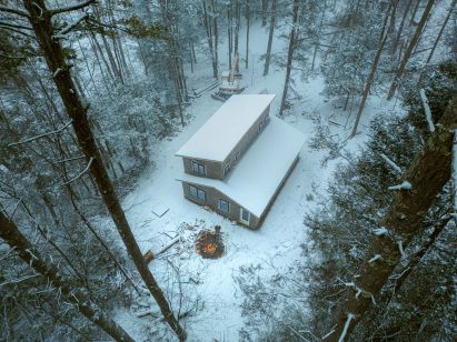 Self-built house by Ethan Abitz