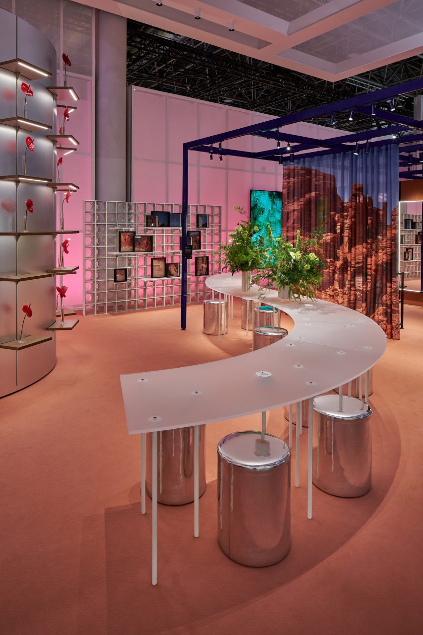 Modular shelving and lighting systems at a trade fair stand