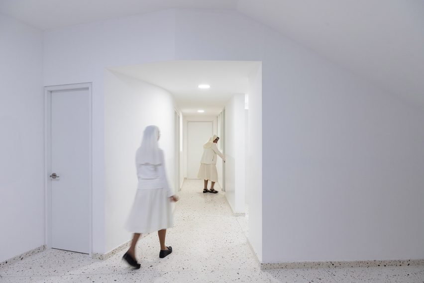 Visual Arts Building at the Cardinal Spellman Salesian Bilingual School by Studio Blur
