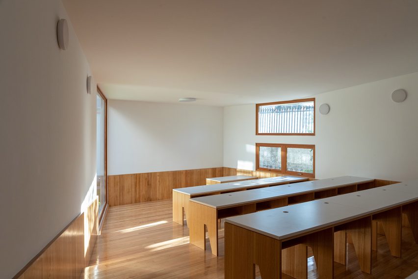 Visual Arts Building at the Cardinal Spellman Salesian Bilingual School by Studio Blur
