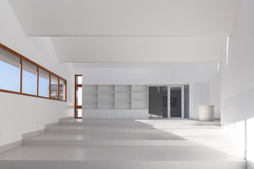 Visual Arts Building at the Cardinal Spellman Salesian Bilingual School by Studio Blur
