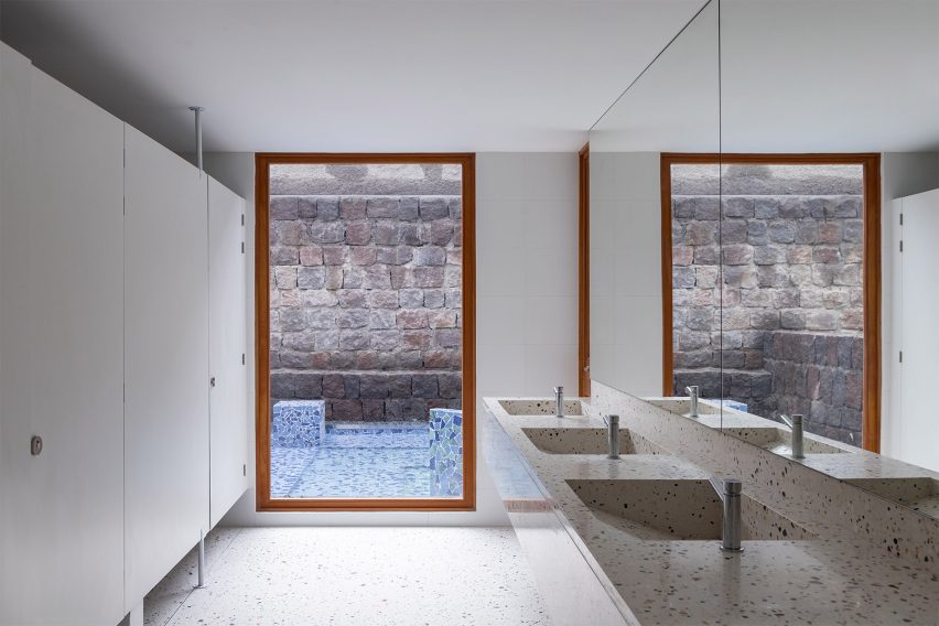 Visual Arts Building at the Cardinal Spellman Salesian Bilingual School by Studio Blur