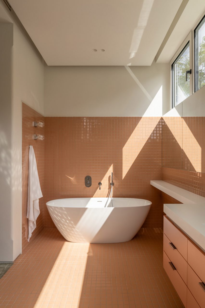 Villa Quince by Replus Bureau