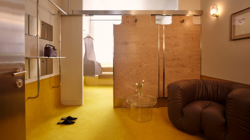 Material mixes in members' club