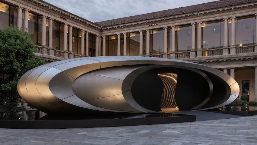 Silver curved installation