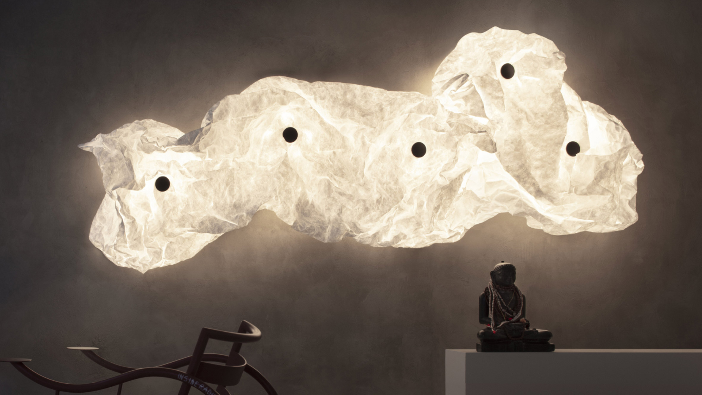 Photgraph of wall-mounted lamp