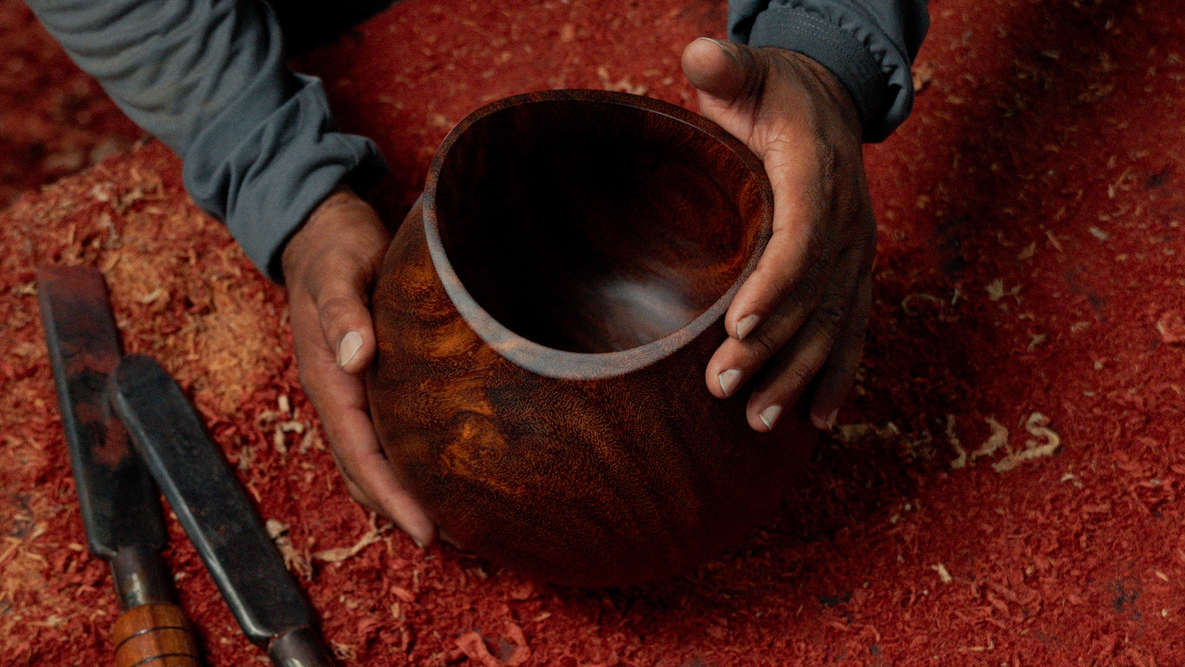 Crafting of hardwood vase