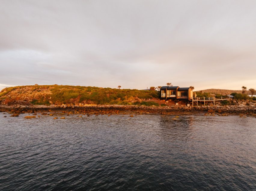 Picnic Island Cabin by Align Architecture & Interiors