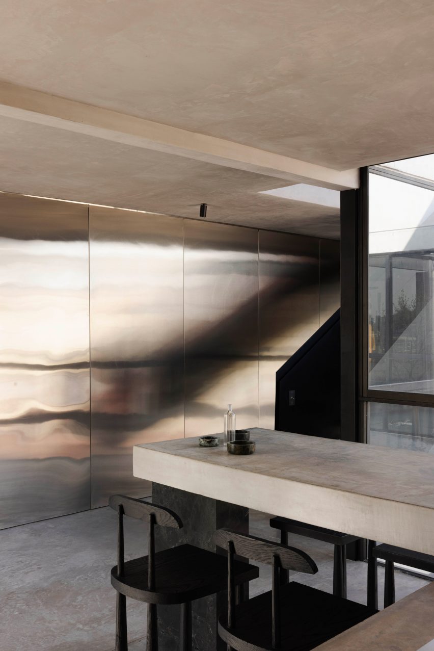 Brutalist penthouse by Barde vanVoltt