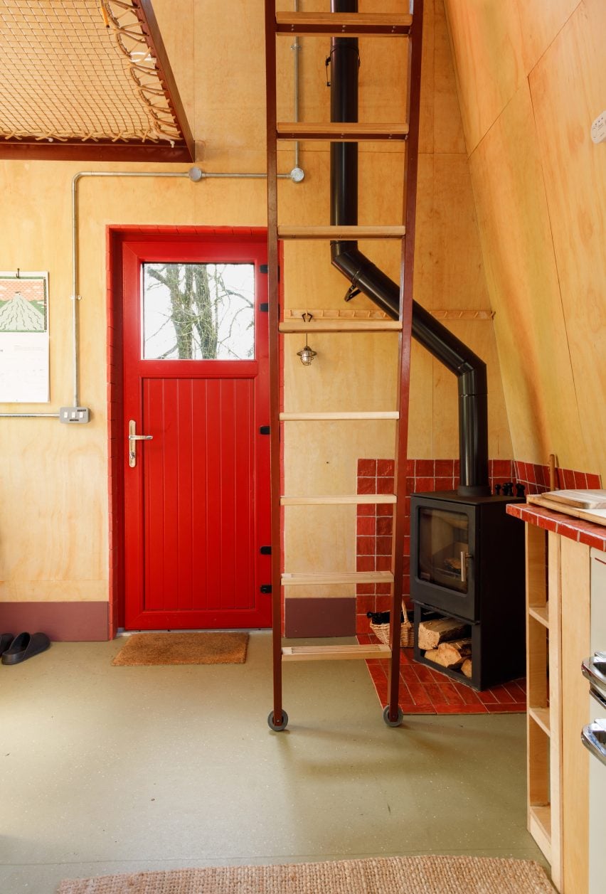 Cucu cabin in Ireland by Studio Bucky