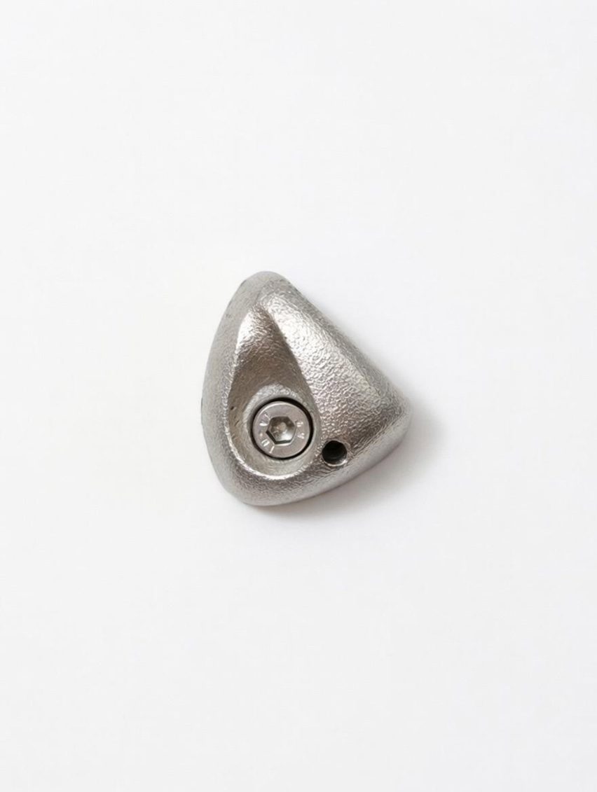 Climbing grip door handle