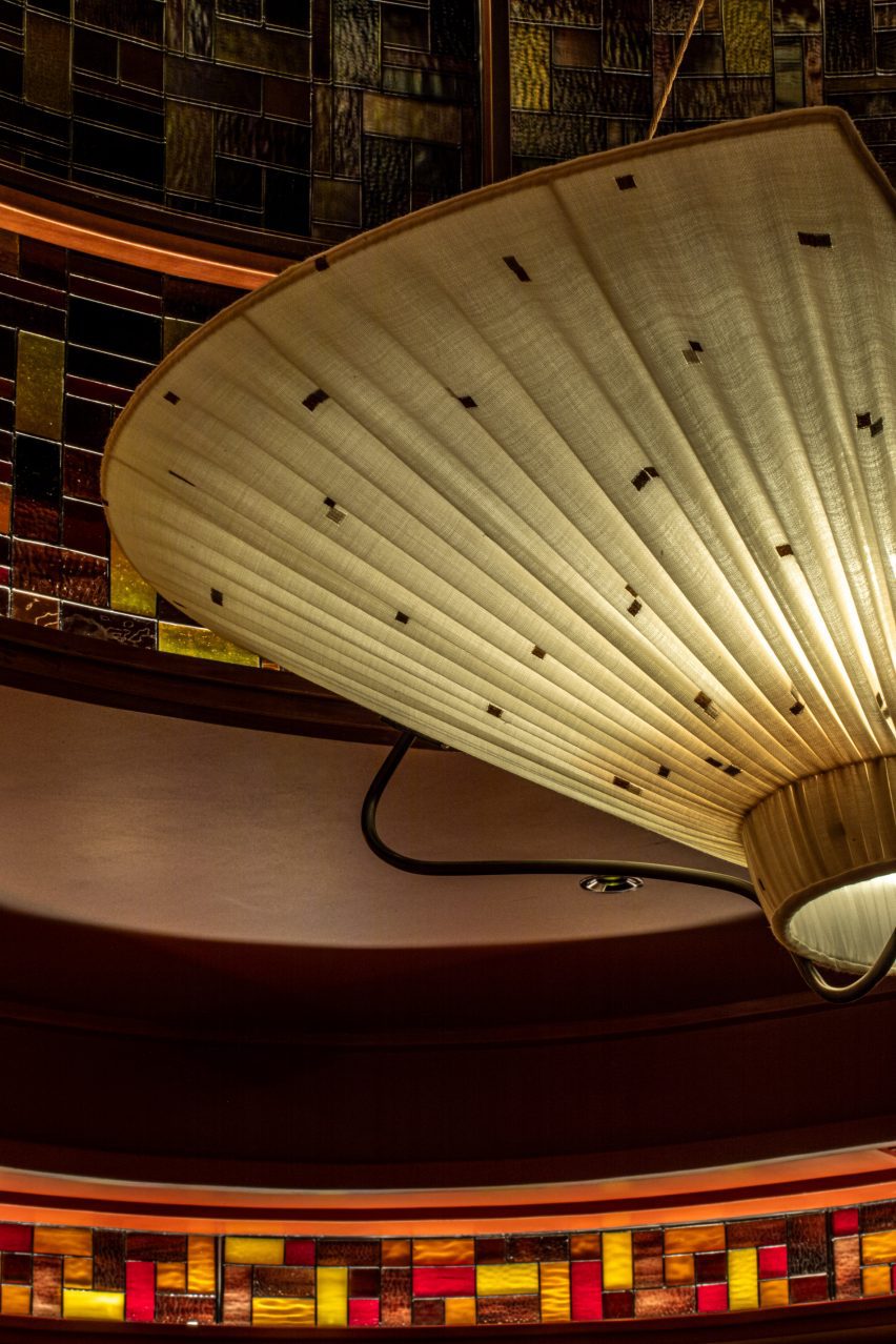 Dragon-i, Hong Kong, by Pirajean Lees