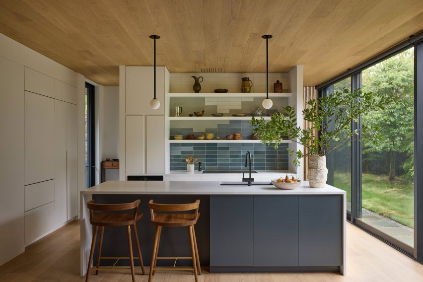 House in Amagansett by Khanna Schultz