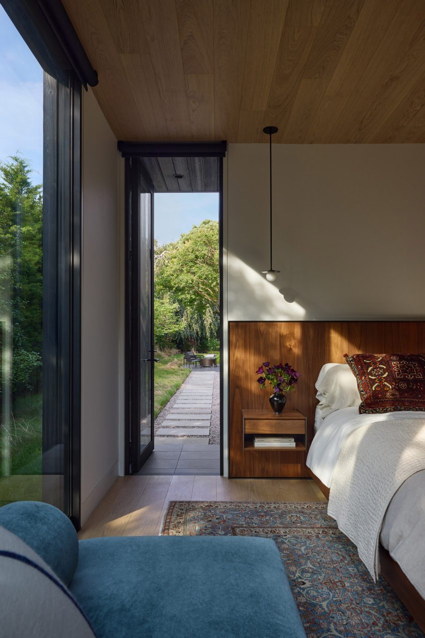 House in Amagansett by Khanna Schultz