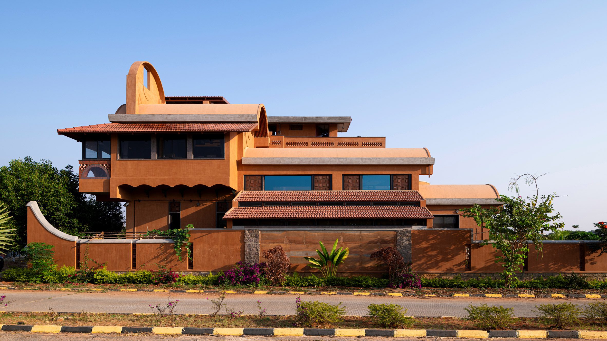 Aurva Illam by Iki Builds