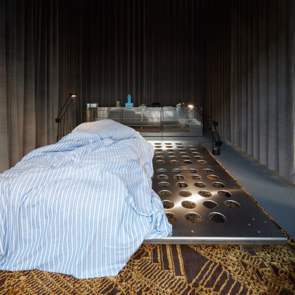 Stainless-steel bed by NM3