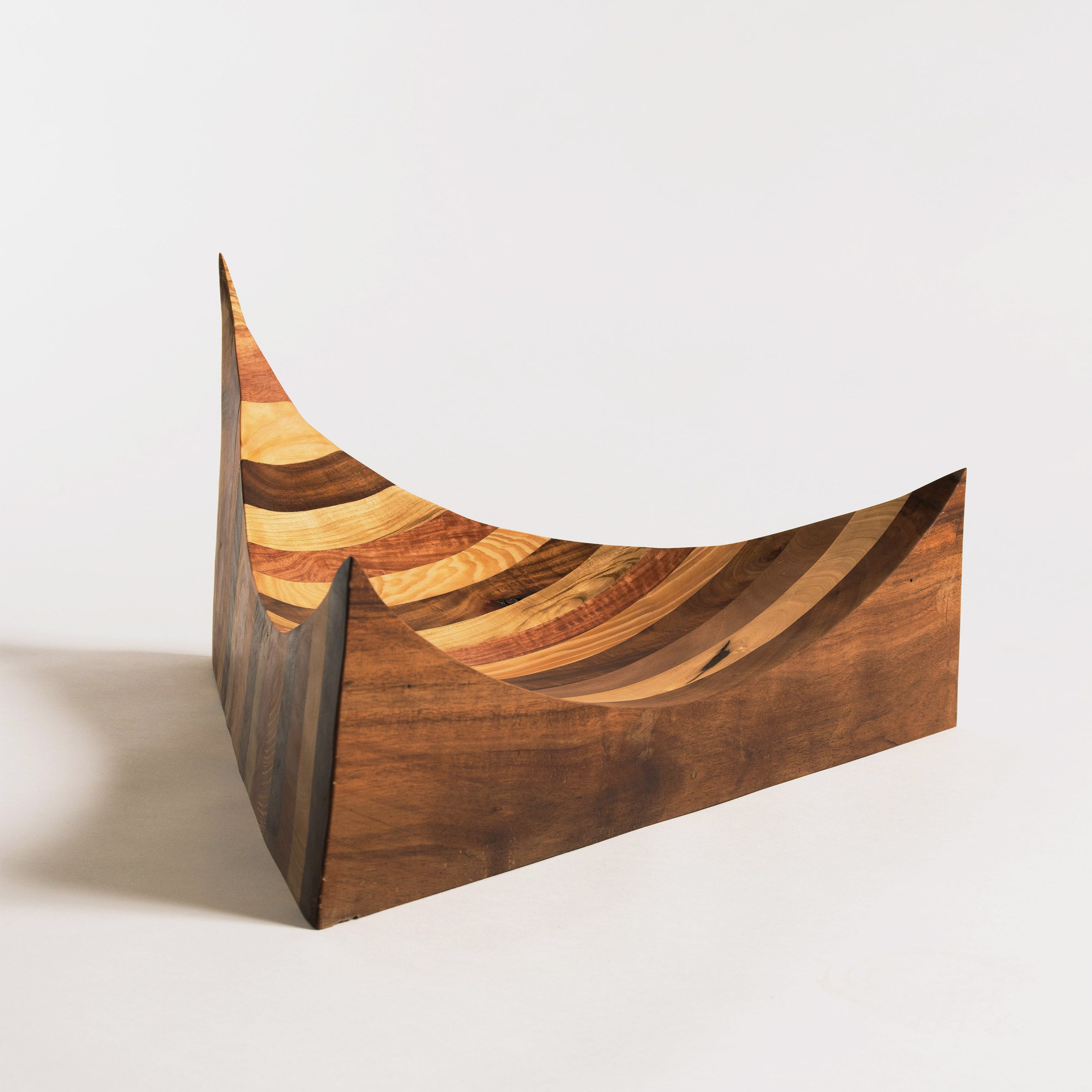 Bee tray by Yuki Nakasone