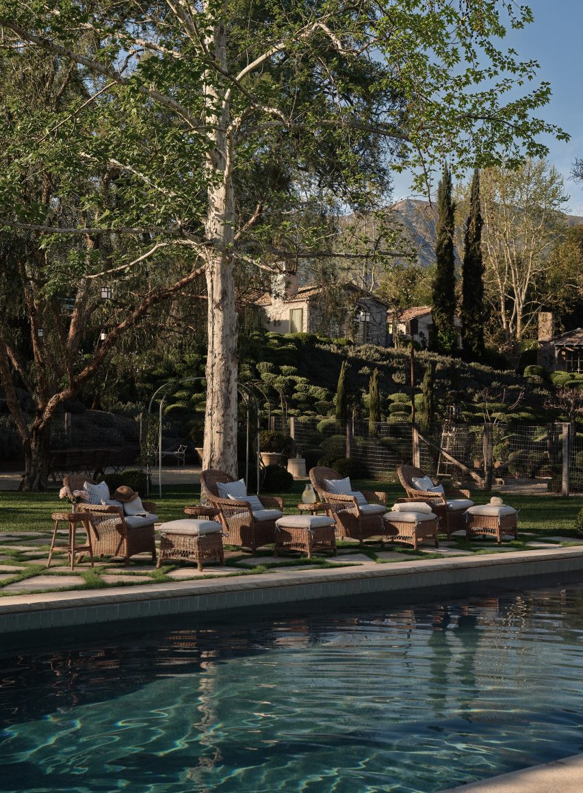 Pamela Anderson Olive Ateliers