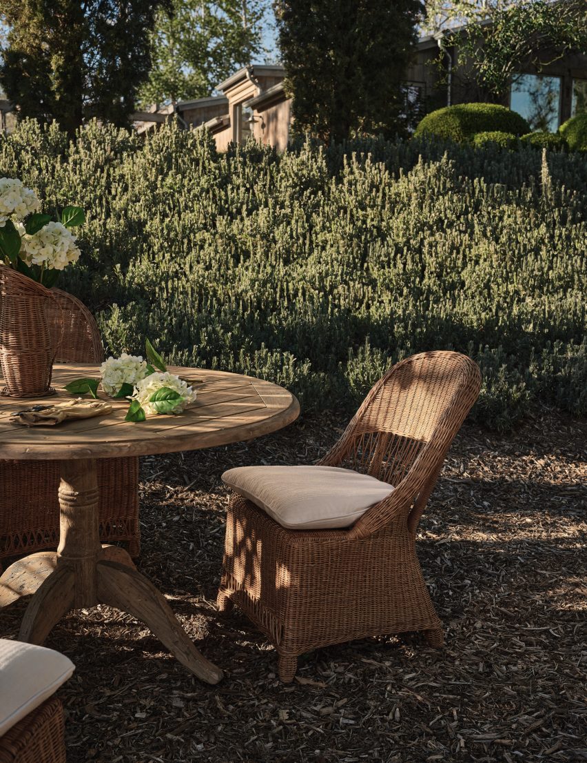 Pamela Anderson Olive Ateliers
