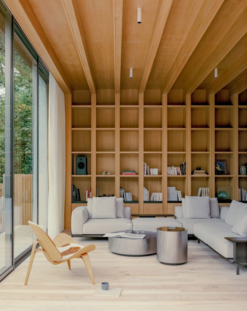 Panoramic House by Mata Architects