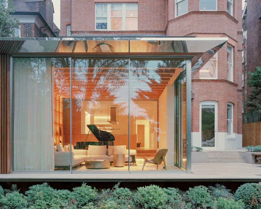Panoramic House by Mata Architects