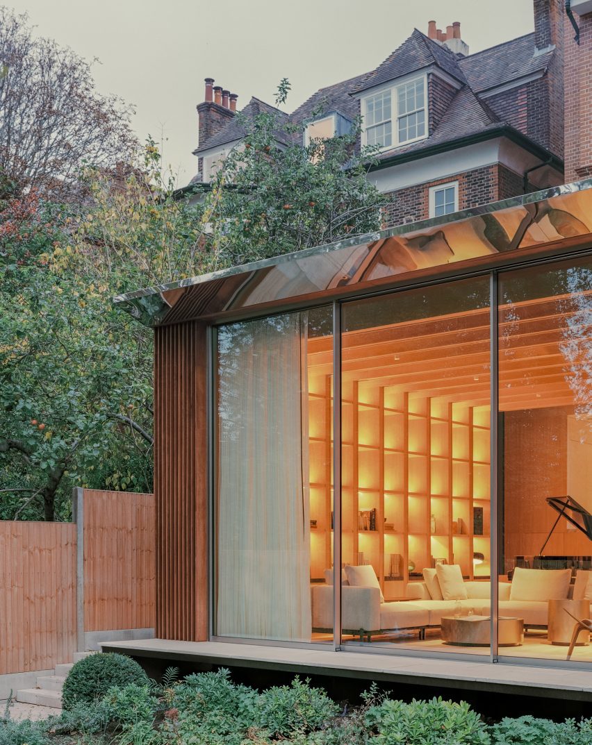 Panoramic House by Mata Architects