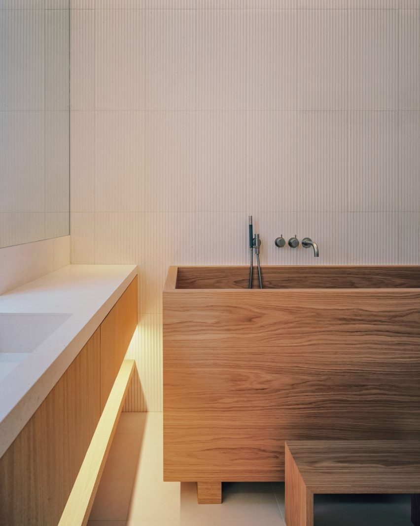 Panoramic House by Mata Architects