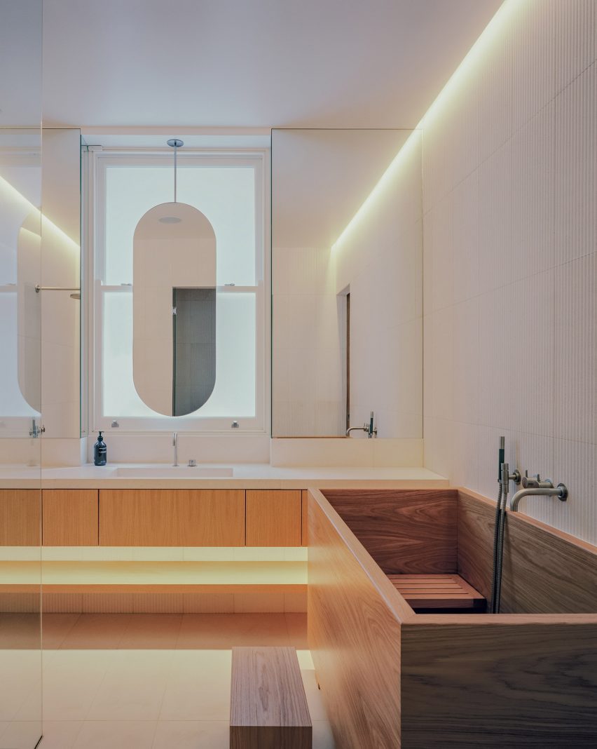 Panoramic House by Mata Architects