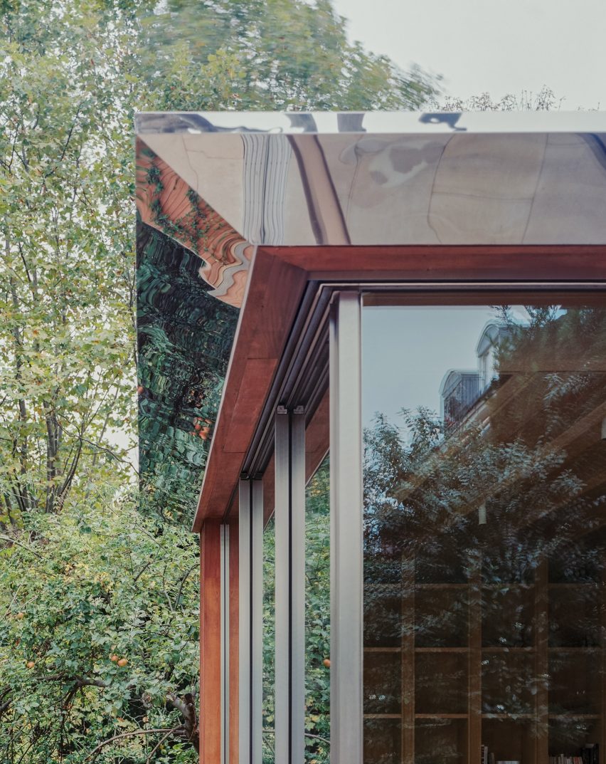 Panoramic House by Mata Architects