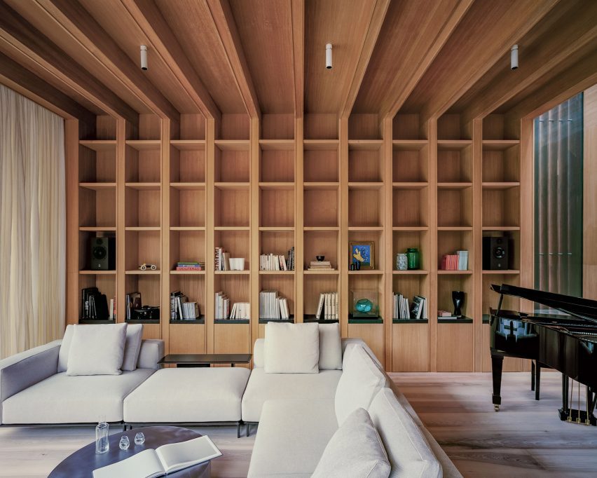 Panoramic House by Mata Architects