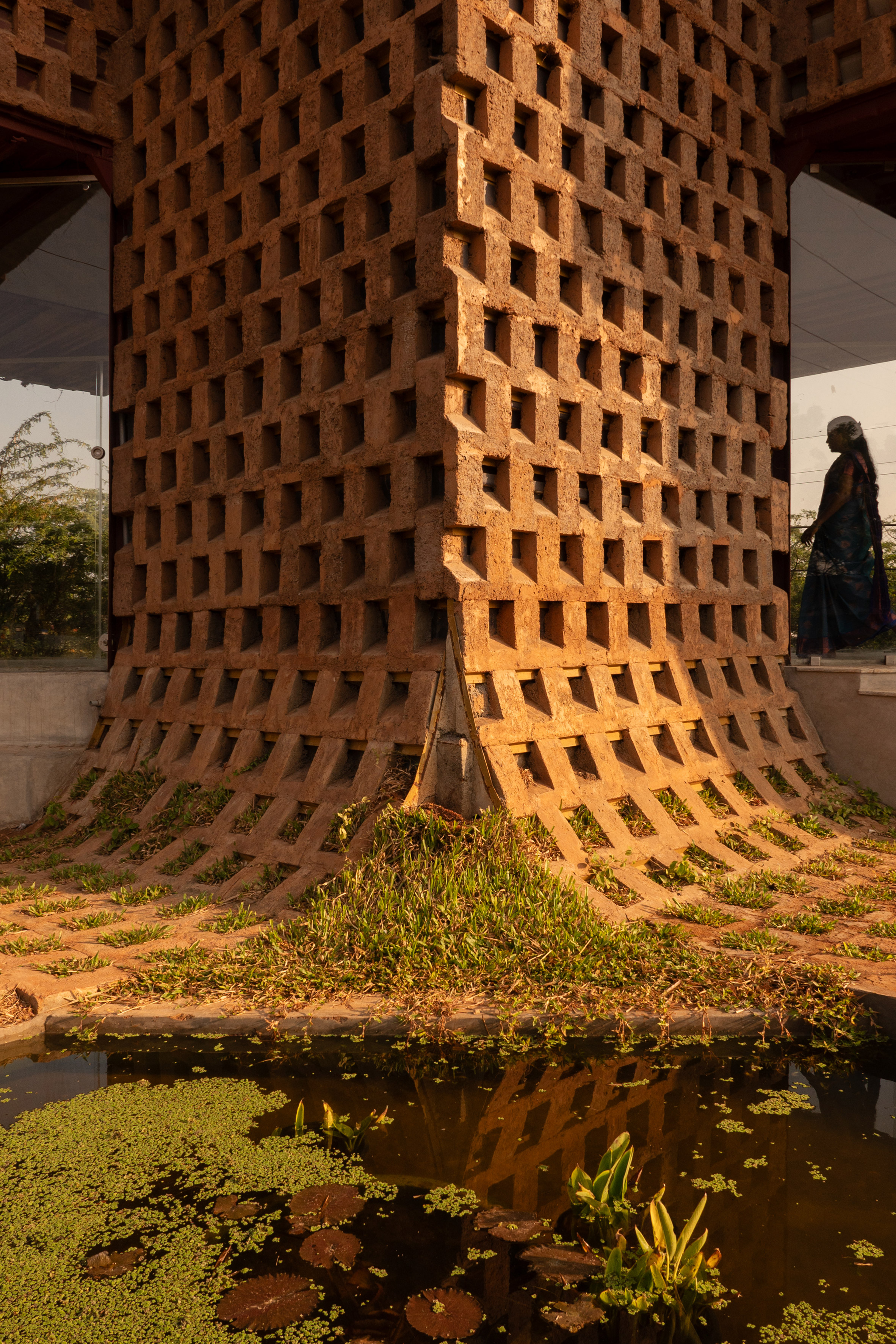 Poured-earth walls