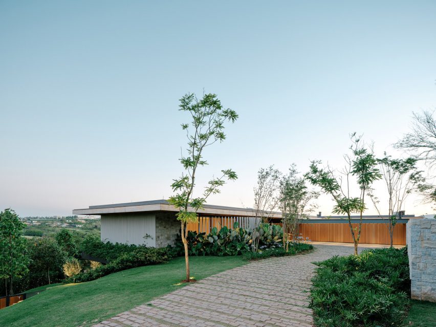 Casa Colmeia by Sabella Arquitetura
