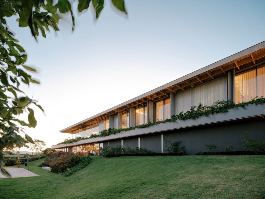 Casa Colmeia by Sabella Arquitetura