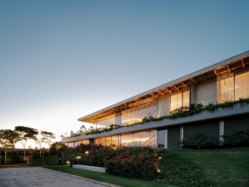Casa Colmeia by Sabella Arquitetura