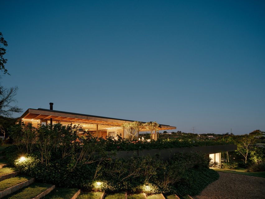 Casa Colmeia by Sabella Arquitetura