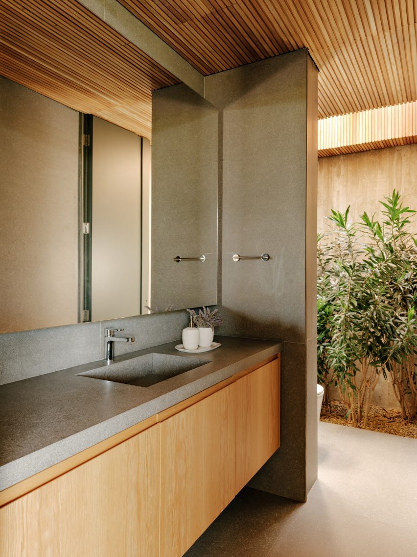 Casa Colmeia by Sabella Arquitetura
