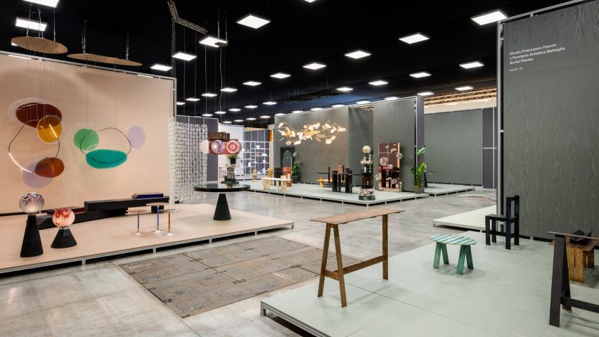Salone Raritas booths
