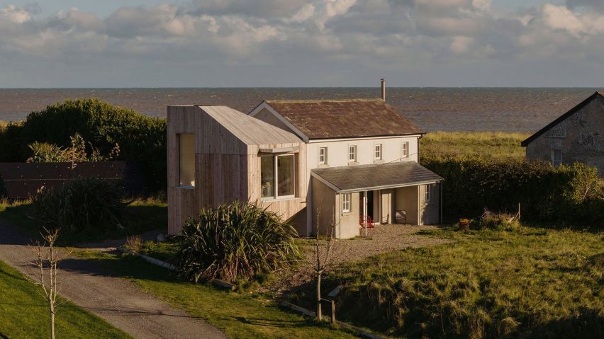 Seagull Cottage by Architectural Farm