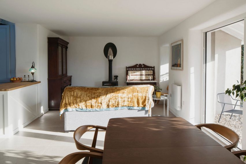 Seagull Cottage by Architectural Farm