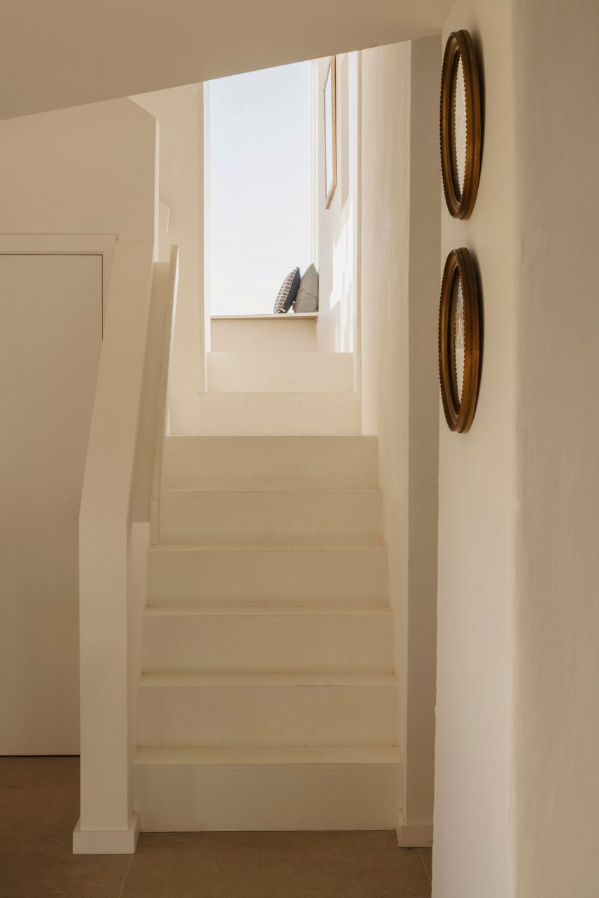 Seagull Cottage by Architectural Farm
