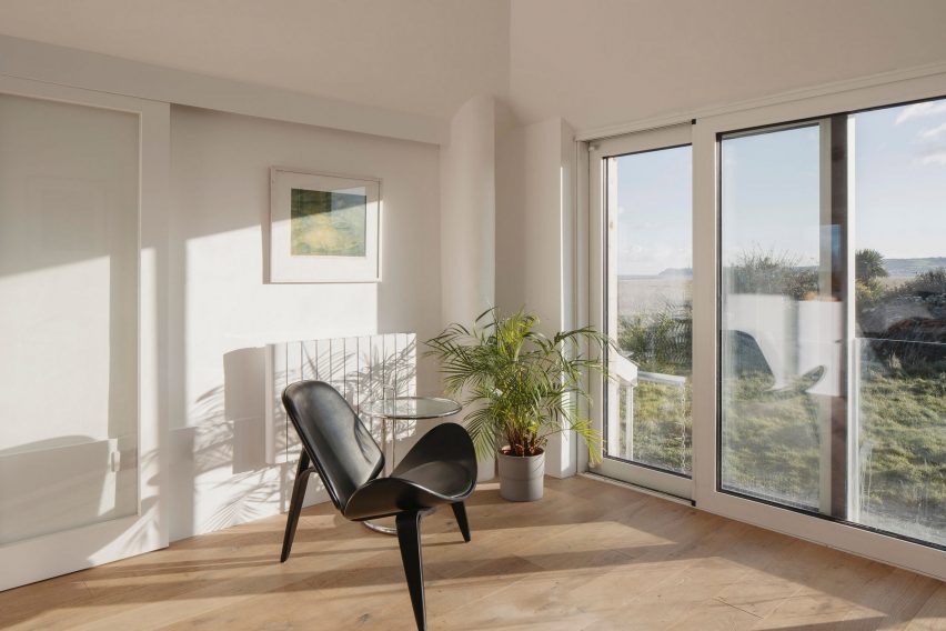 Seagull Cottage by Architectural Farm