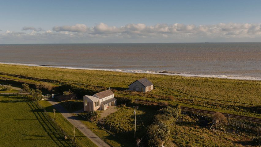 Seagull Cottage by Architectural Farm