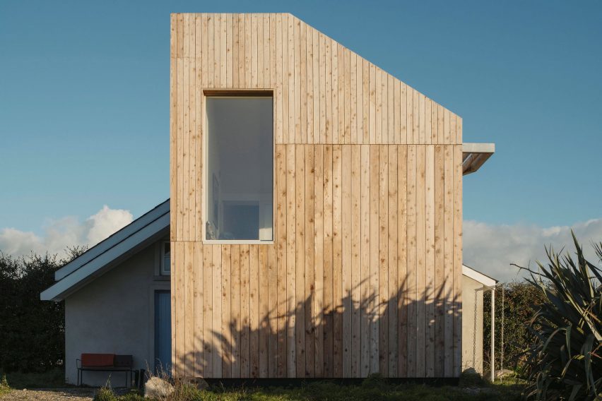 Seagull Cottage by Architectural Farm