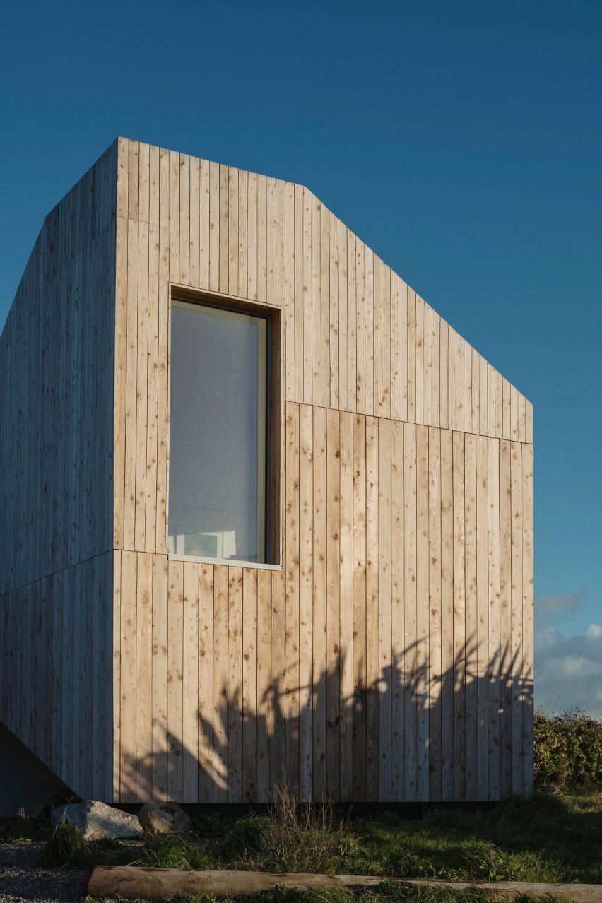 Seagull Cottage by Architectural Farm