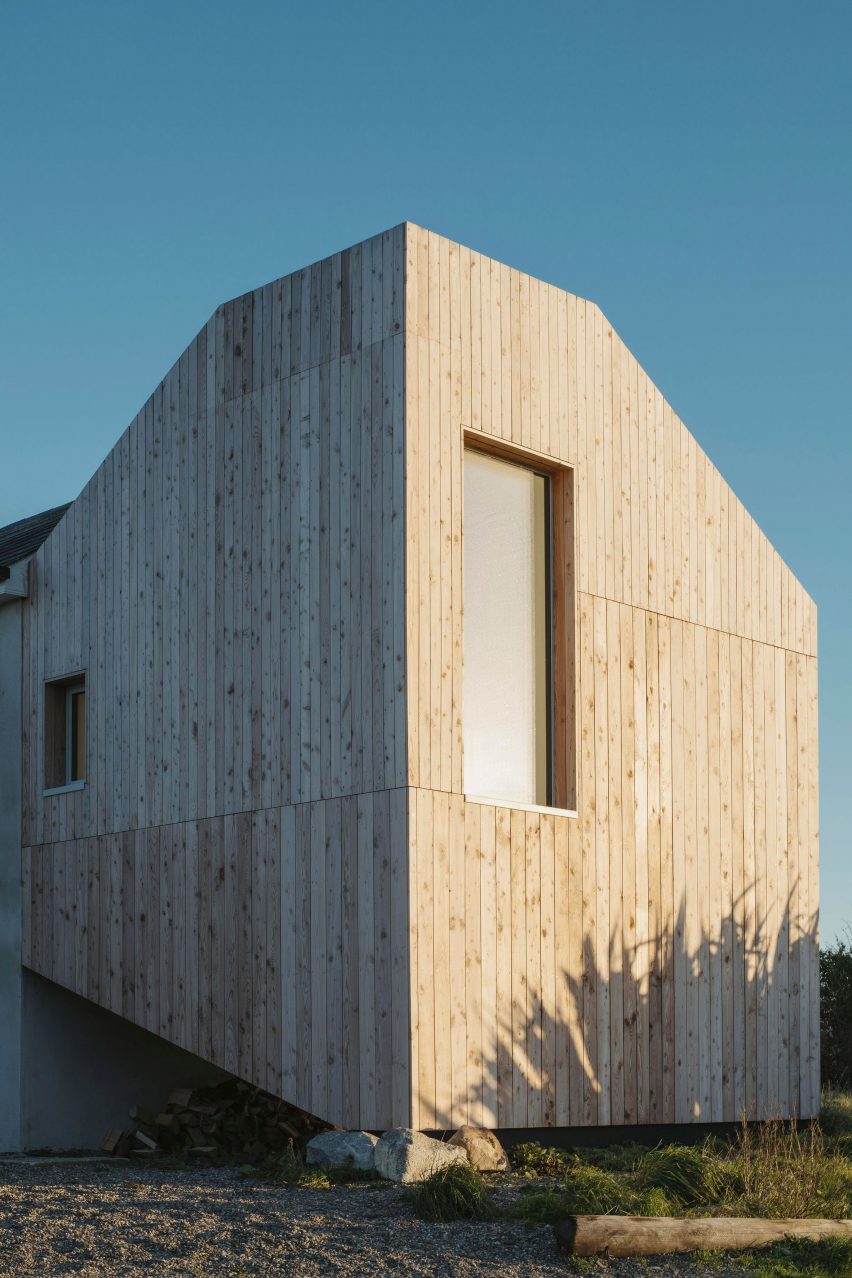Seagull Cottage by Architectural Farm