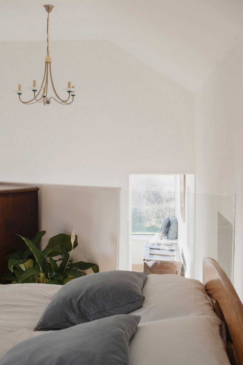 Seagull Cottage by Architectural Farm