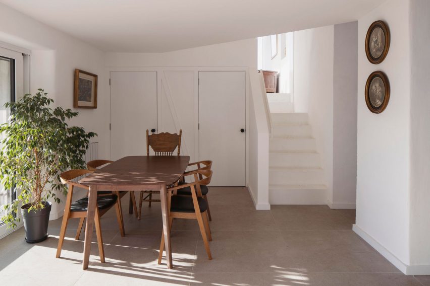 Seagull Cottage by Architectural Farm