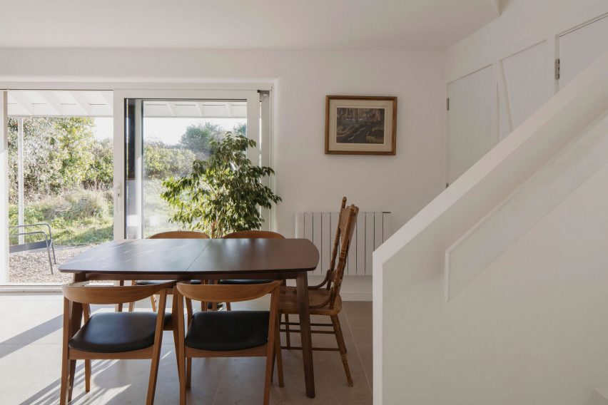Seagull Cottage by Architectural Farm